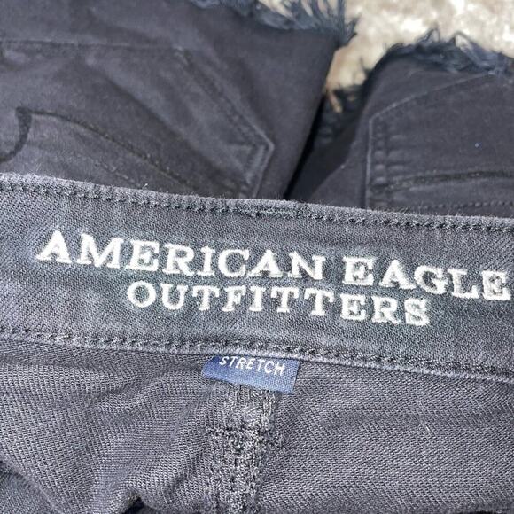 American Eagle black washed distressed cut off high waisted SZ 2 - Picture 7 of 7